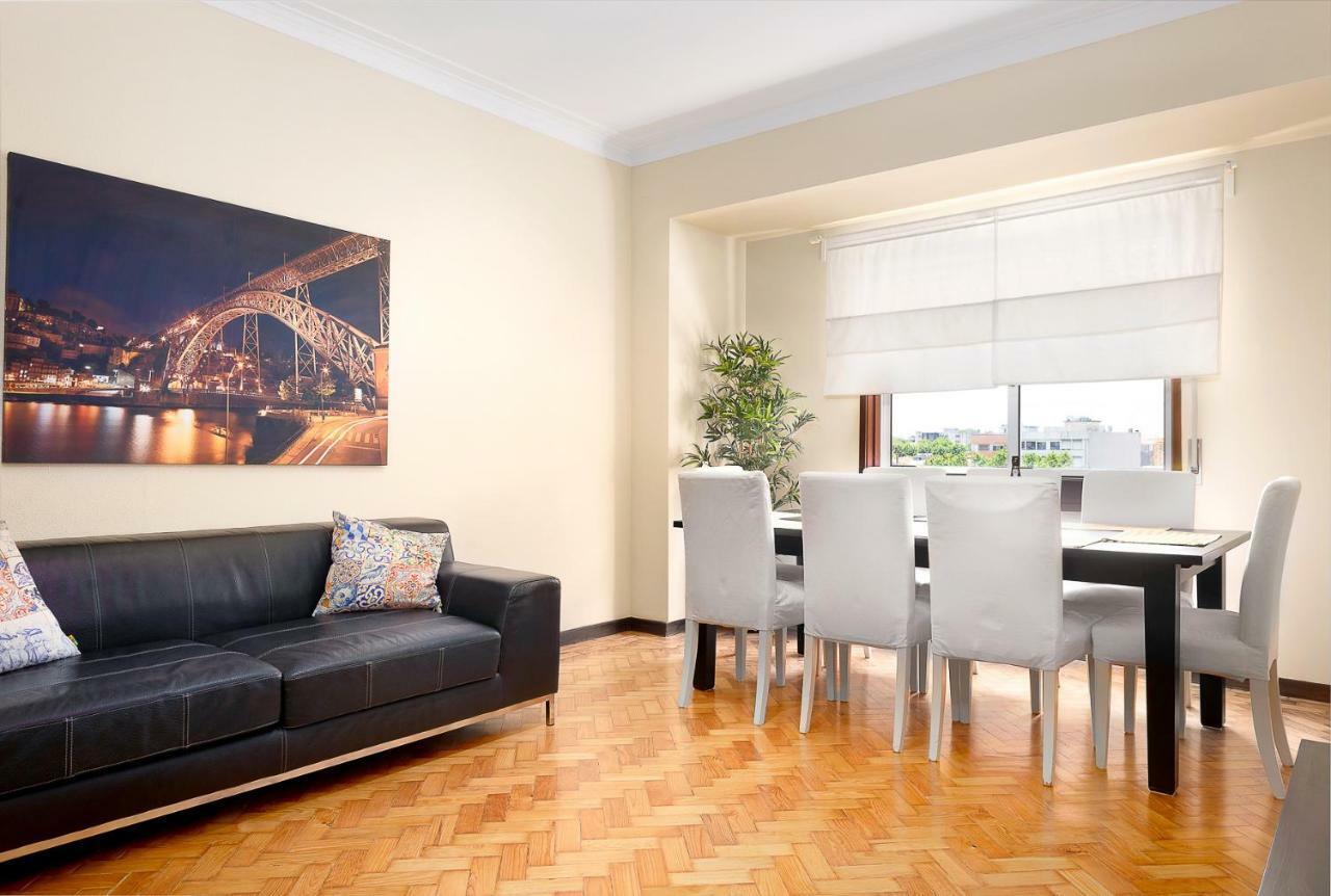 Big Families&Groups Bonjardim views 5 bedrooms 3 bathrooms Porto Bagian luar foto