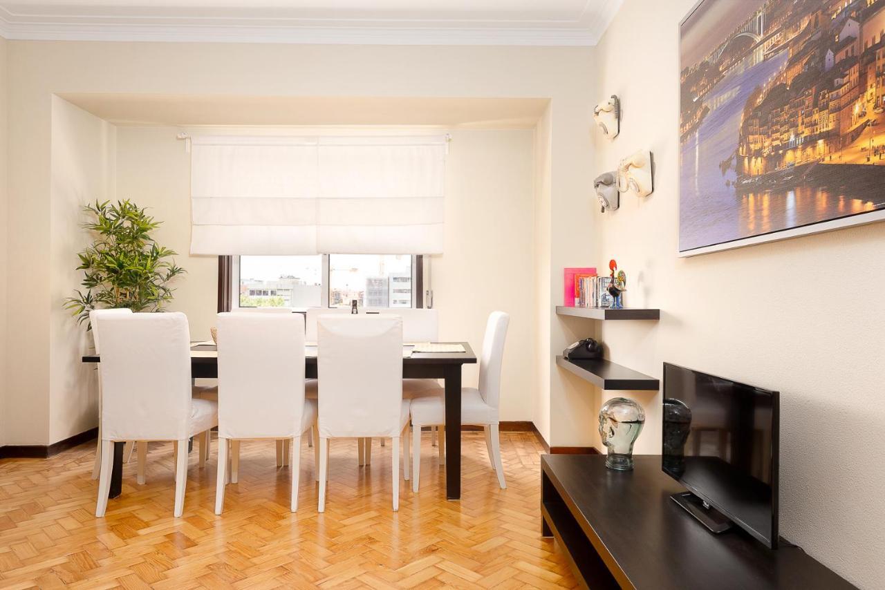 Big Families&Groups Bonjardim views 5 bedrooms 3 bathrooms Porto Bagian luar foto